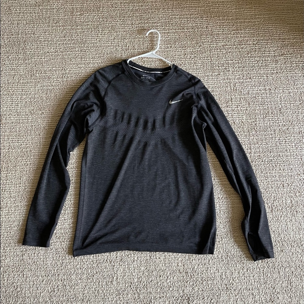 Mens Nike top